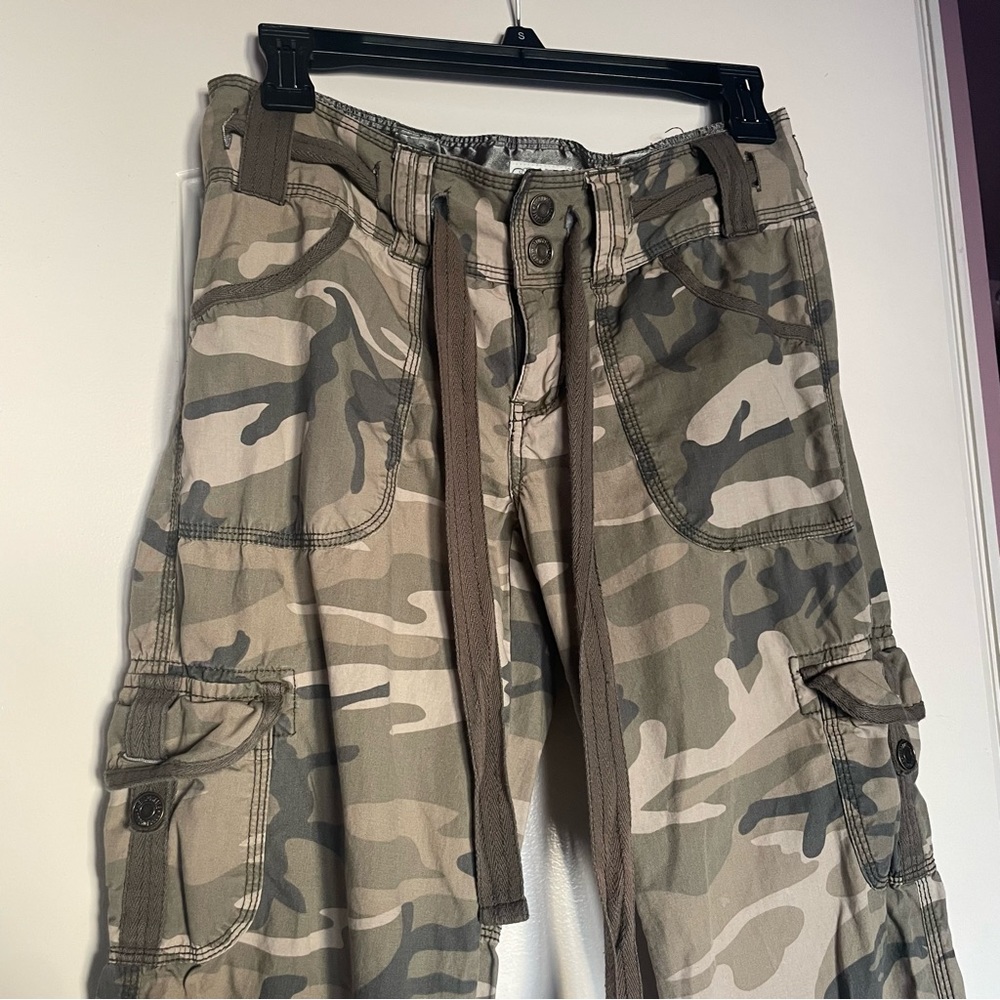 Aeropostale drawstring camo cargo pants. Like new